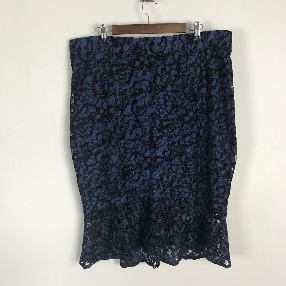 NWT Lane Bryan Navy Skirt with Black Lace Overlay